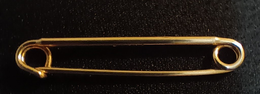 Vintage Signed SWANK Gold Tone Safety Pin Brooch Collar Lapel Kilt Pin 1.75″
