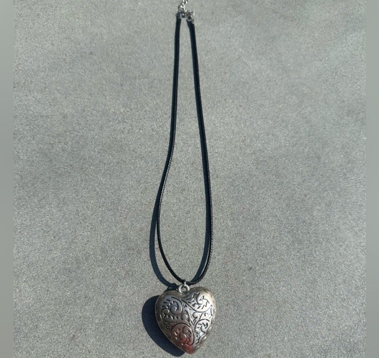Vintage Elegant Etched Puff Silver Heart Necklace & Extension