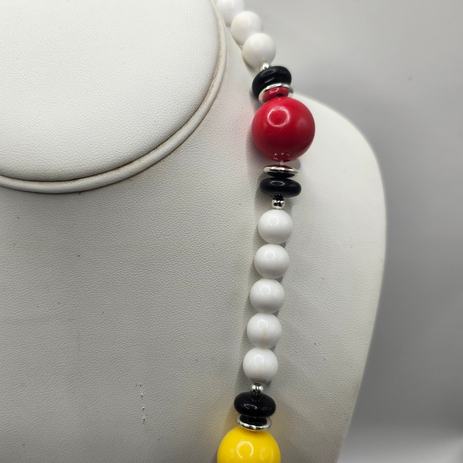 Vintage Multi Color Chunky Bead Necklace White Red Blue Yellow Purple Pink Retro