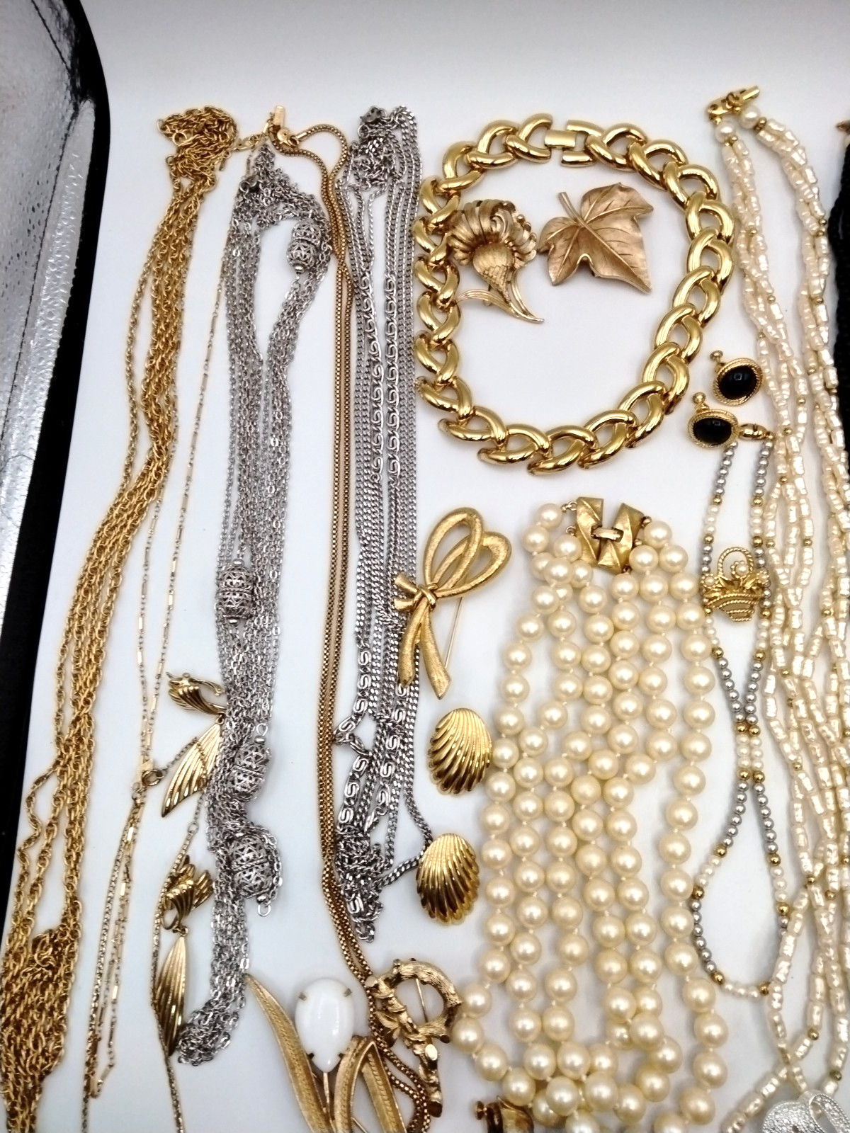 Vintage Jewelry Lot Coro Trifari Monet Sarah Coventry Necklace Earring Brooch