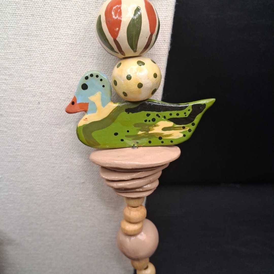 Vintage Multicolor Wood And Ceramic Ducks Statement Necklace. 17.368