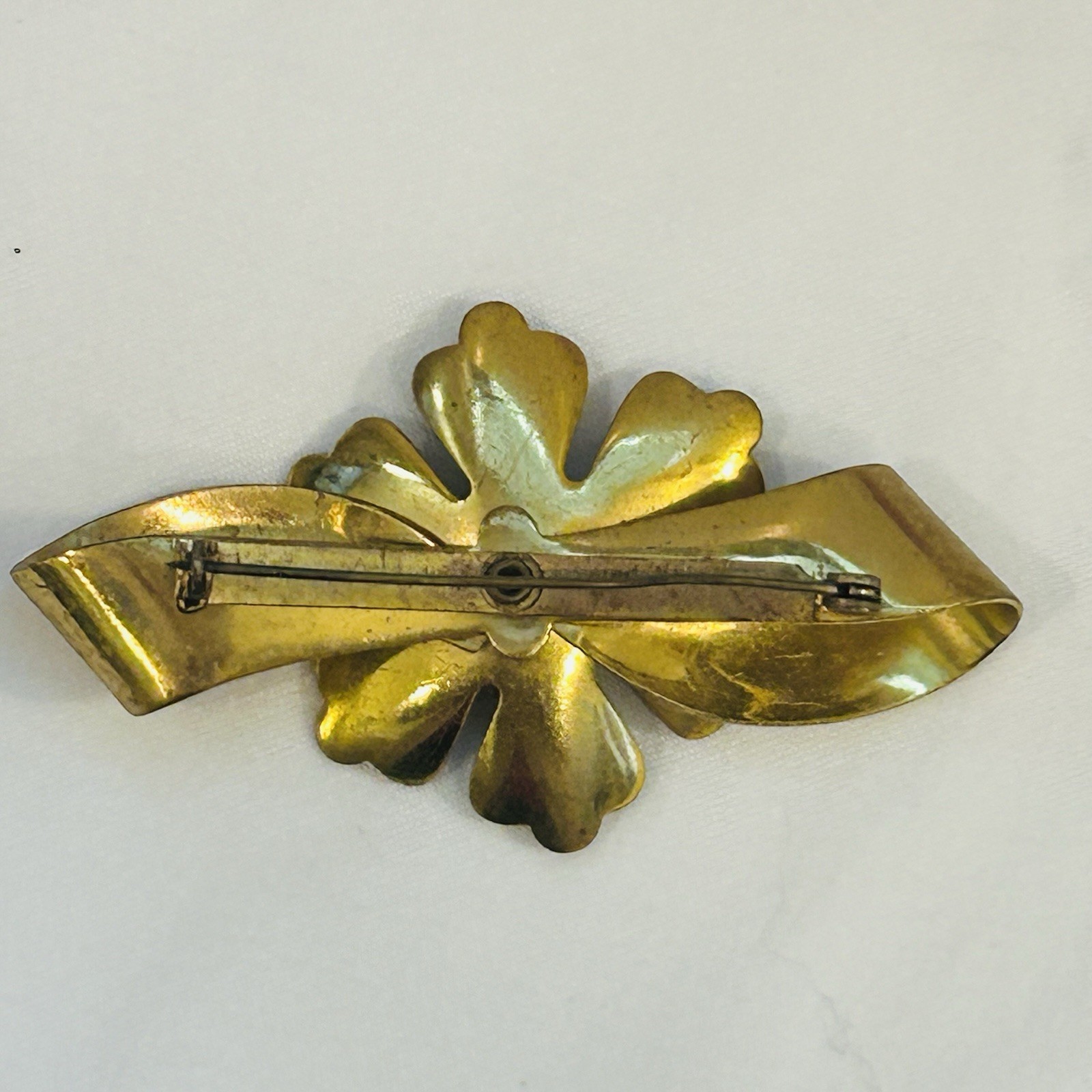 Lot Of 2 VTG Brooches Brass Floral Bow Red White Black Painted Flower