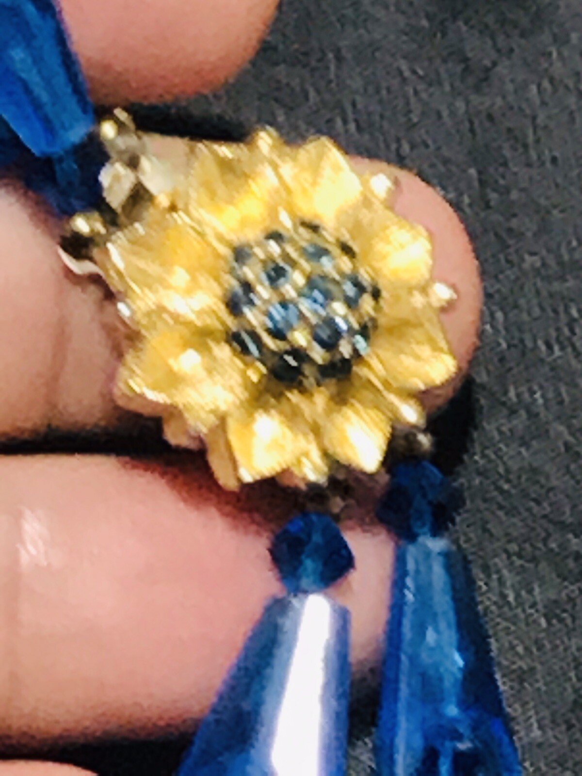 vintage blue glass art and beads necklace and clip on earrings 18”