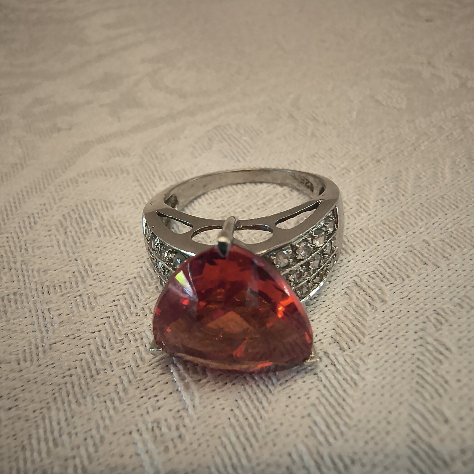 Sterling Silver Cocktail Ring W Trilliant Trillion Cut Red Crystal Gem Sz 6.75