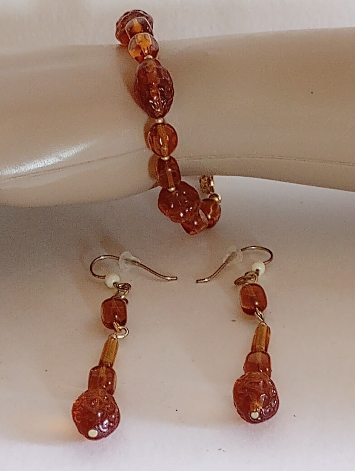 ESTATE HONEY AMBER GLASS PARURE SET NECKLACE 17-18″ BRACELET 7.5″EARRINGS 3.25″