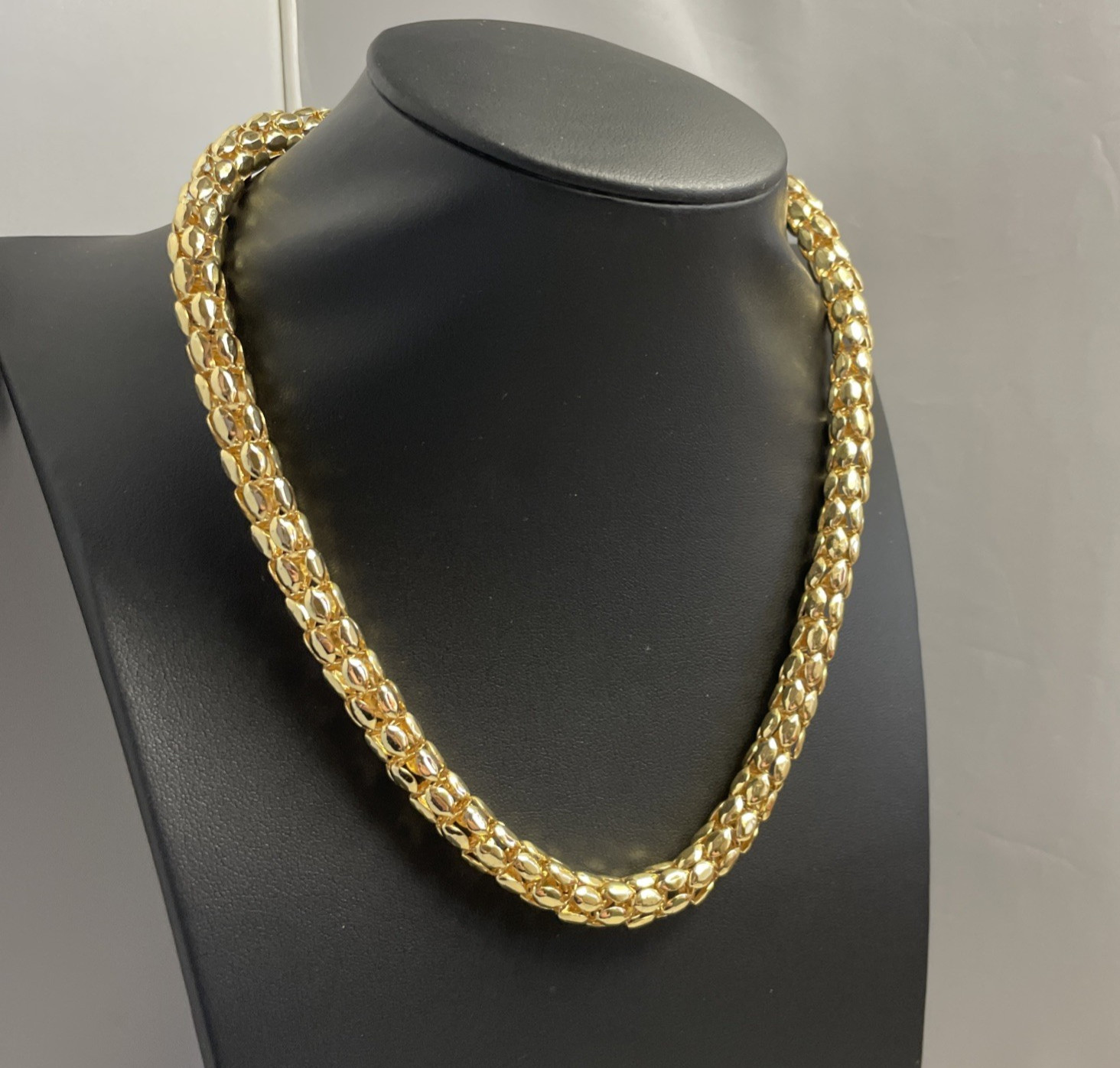 Vintage Chunky Chain Necklace Spiga Wheat Box Chain Gold Tone Magnetic Closure