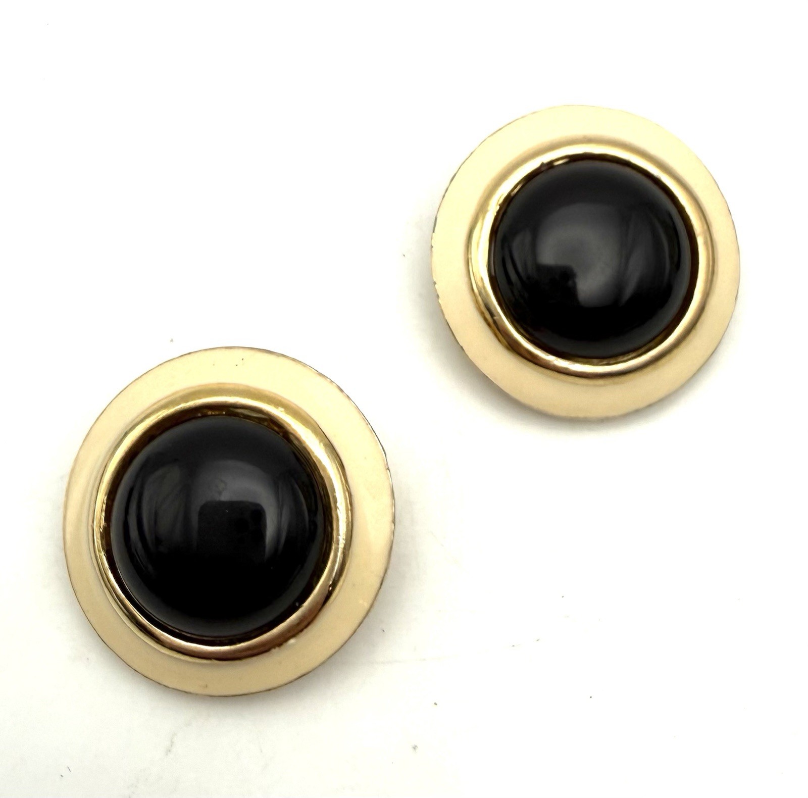 Gay Boyer Signed Vintage Clip On Earrings Round Black Cream Enamel Gold Tone