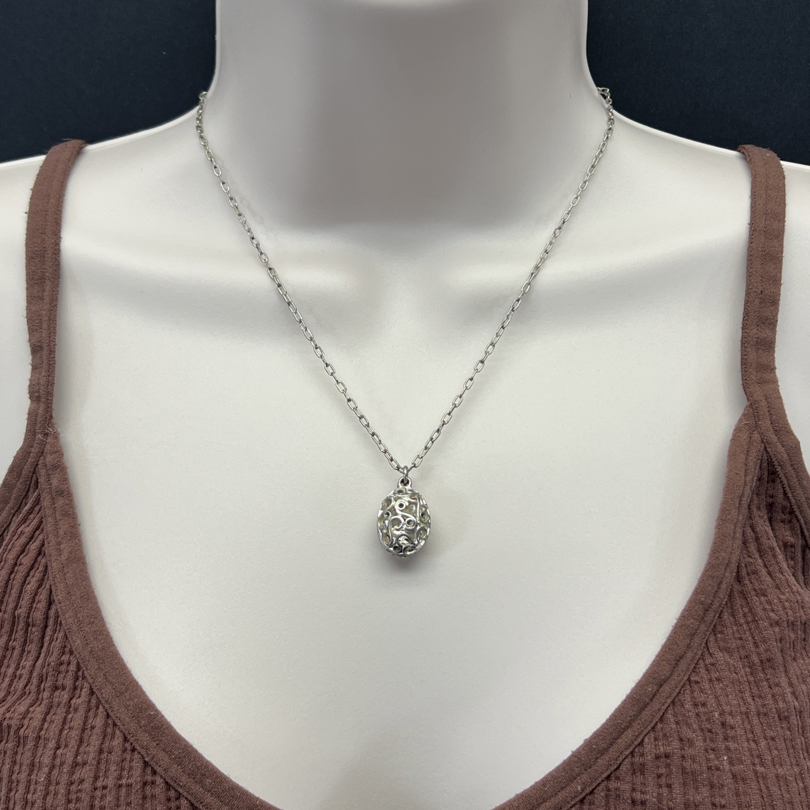 Filigree Round Pendant Locket Chain Necklace Vintage Silver Tone 18” Adjustable