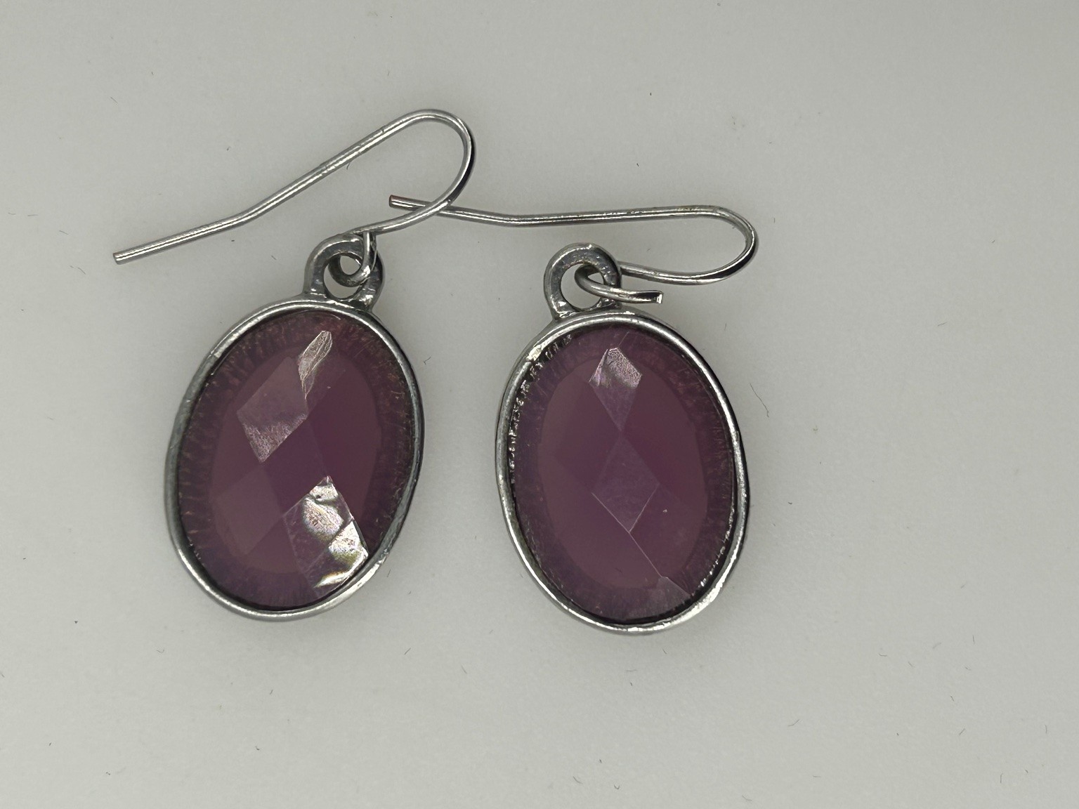 Silver Tone Dangle Earrings Purple Faceted Oval Stone Fish Hook Acrylic