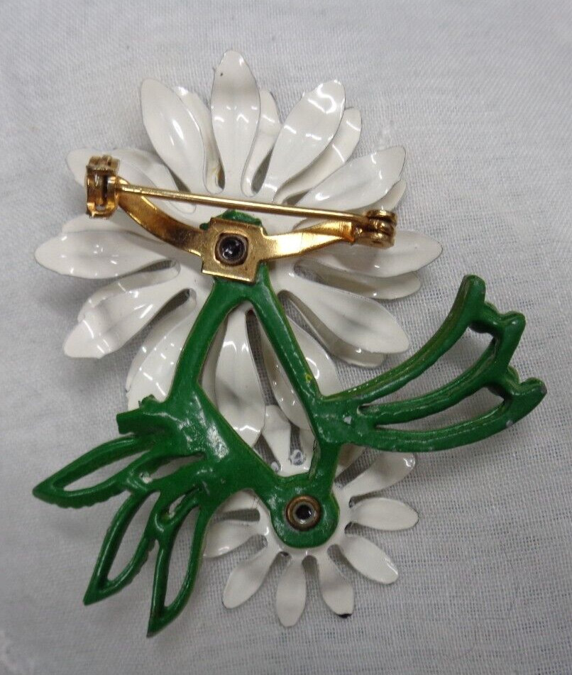 Vtg Estate Jewelry ~ WHITE BLACK GREEN Enamel Metal Flower Pin Brooch 2″
