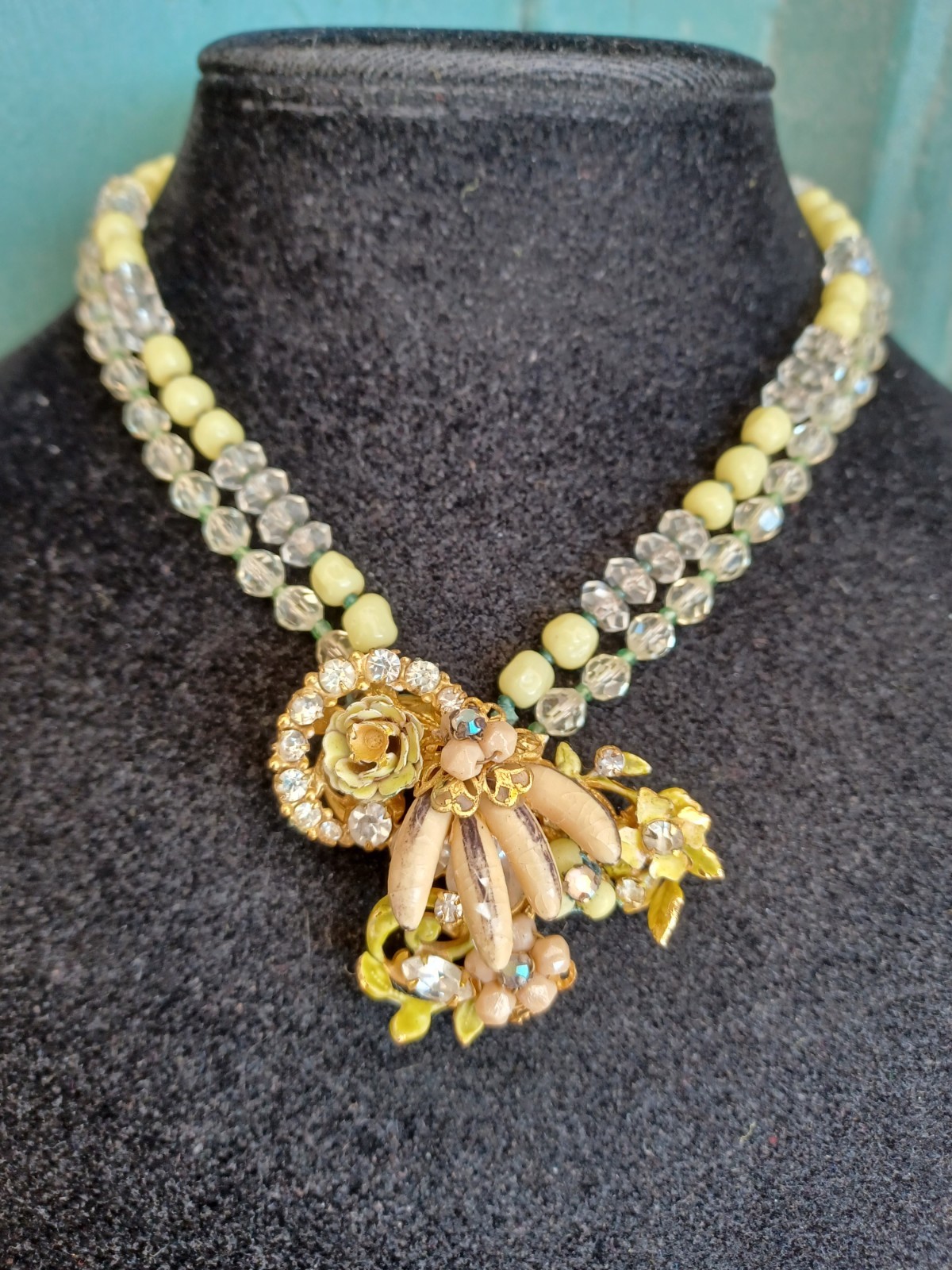 VINTAGE MIRIAM HASKELL ? CRYSTAL BEADS RHINESTONE ENAMEL FLORAL CLUSTER NECKLACE