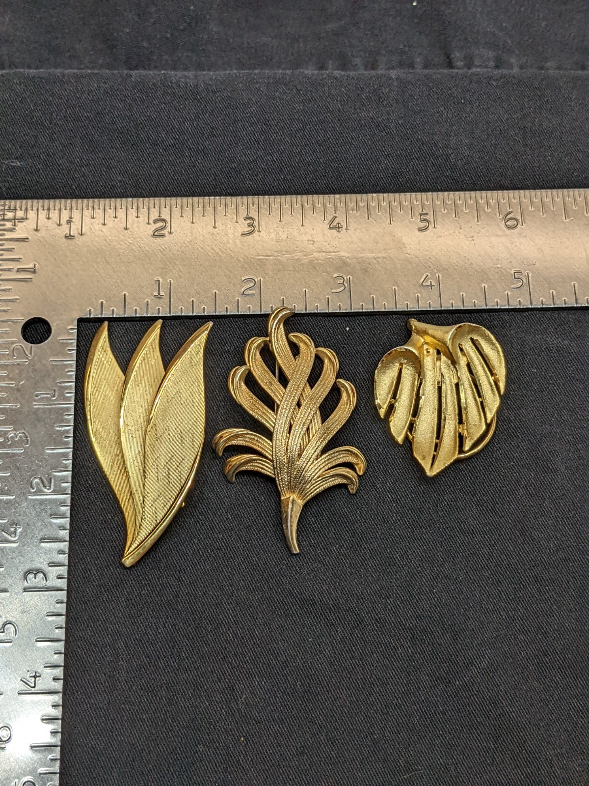 Vintage Lot of Leaf Broochs Gold Tone Pin Signed Lisa Estate Find Nature Trees