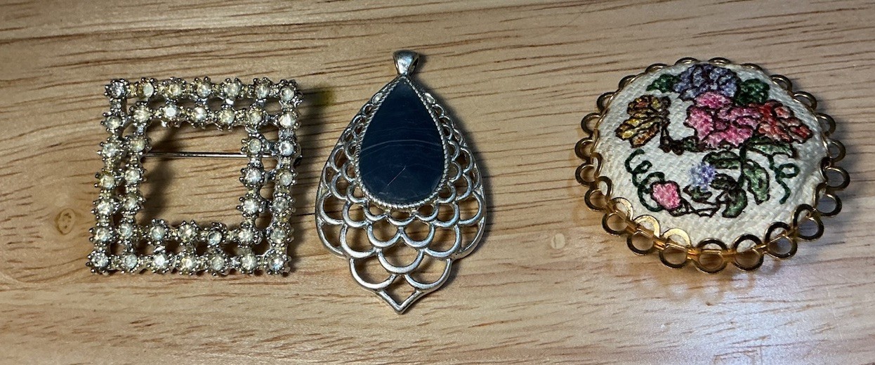 Two Unmarked Brooches And One Pendant All Are Different Shapes square,oval Round