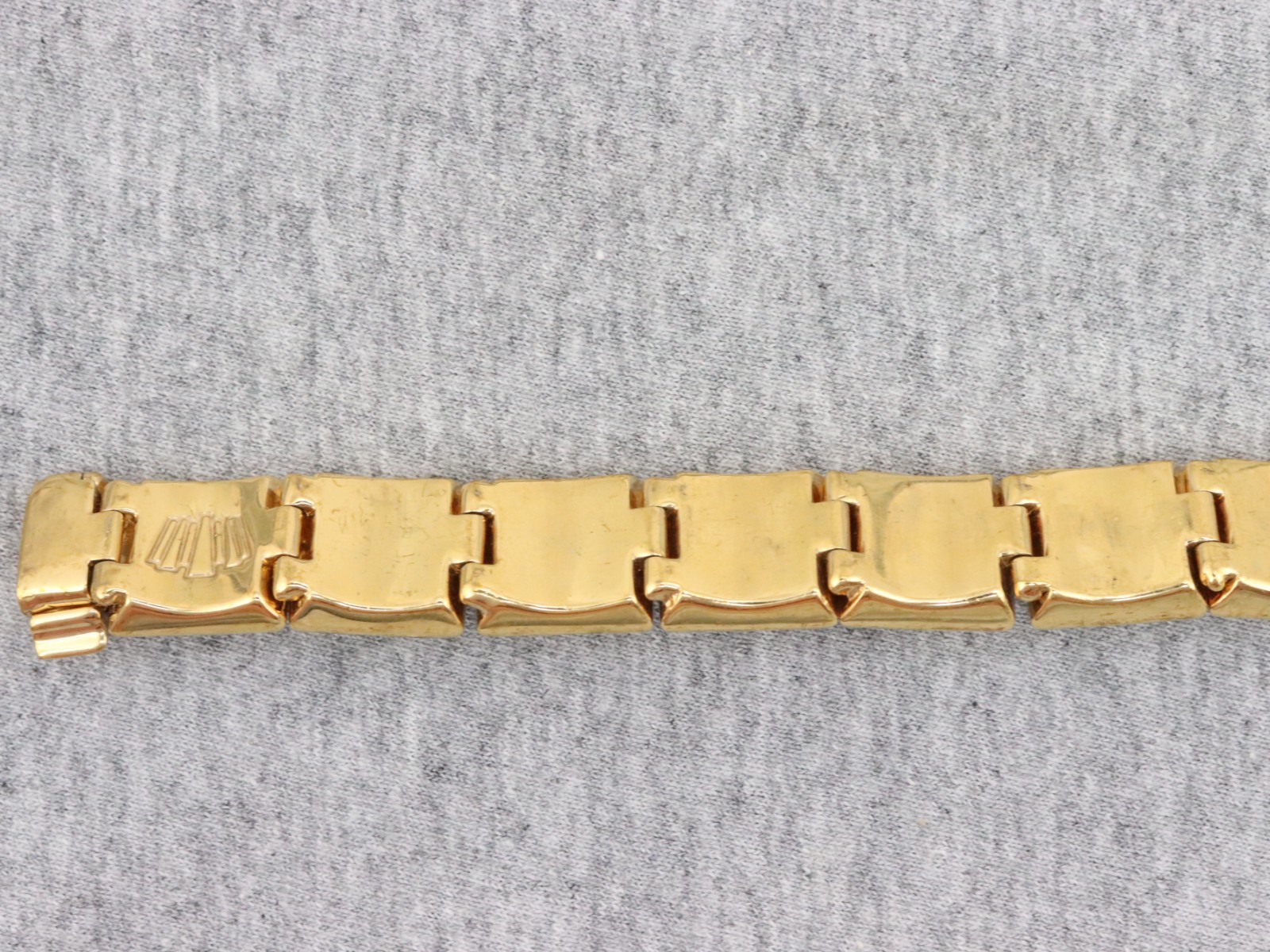 7″ Vintage Henri Bendel Square Crystal Rhinestone Clasp Bracelet Gold Tone Heavy