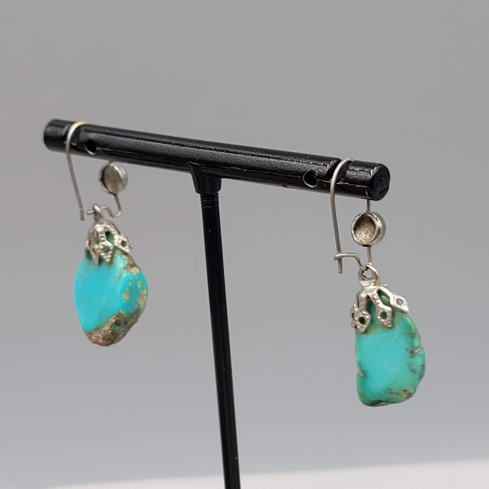 Vintage Turquoise Raw Stone Nugget Pierced Earrings Silver tone Dangle 7/8″