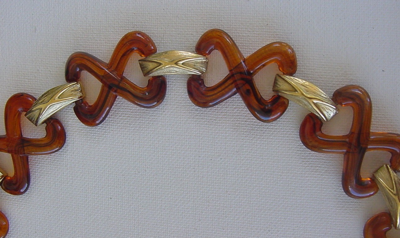 Faux Tortoise Shell Vintage Acrylic Gold Tone Link Necklace Unbranded