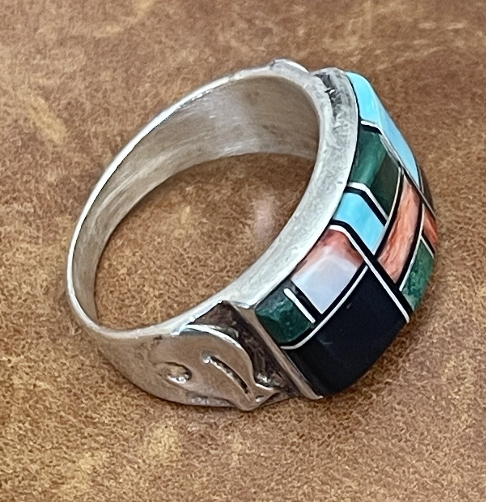South Western 925 QUOC Turquoise Inc. Albuquerque Stones Bear Embossed Ring Sz 9