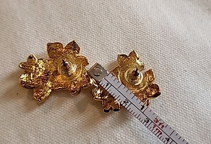 Earrings Avon Gold Tone Four Flower Earrings With Blue And Purple Gem Centers