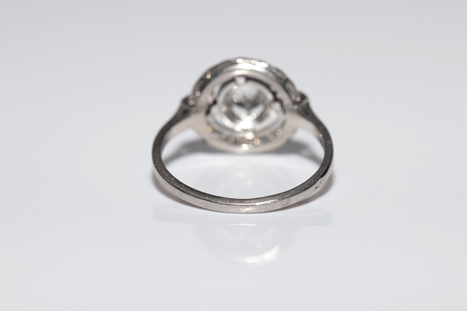 Antique Art Deco Circa 1920s 18k Gold Natural Diamond Decorated Ring