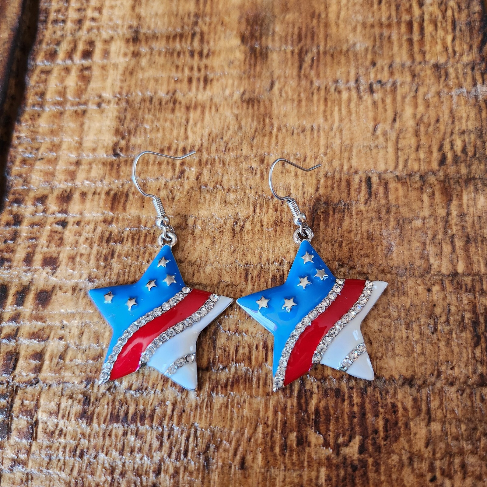 Patriotic Enamel Dangling Star Pierced Earrings Red White Blue Silvertone