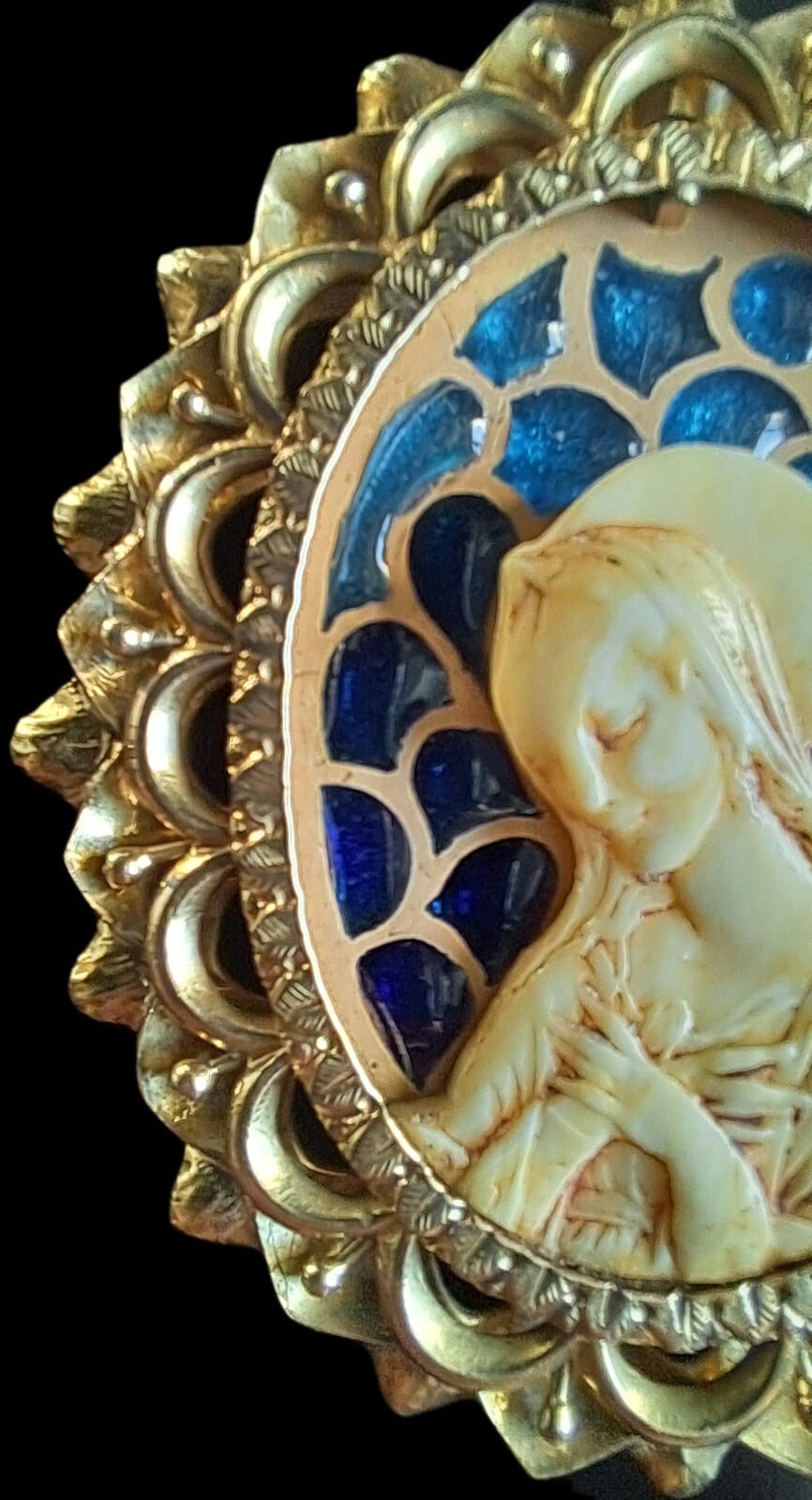 Fine Antique Art Nouveau 18K Gold Plique a Jour Virgin Mary Pendant Ca 1900
