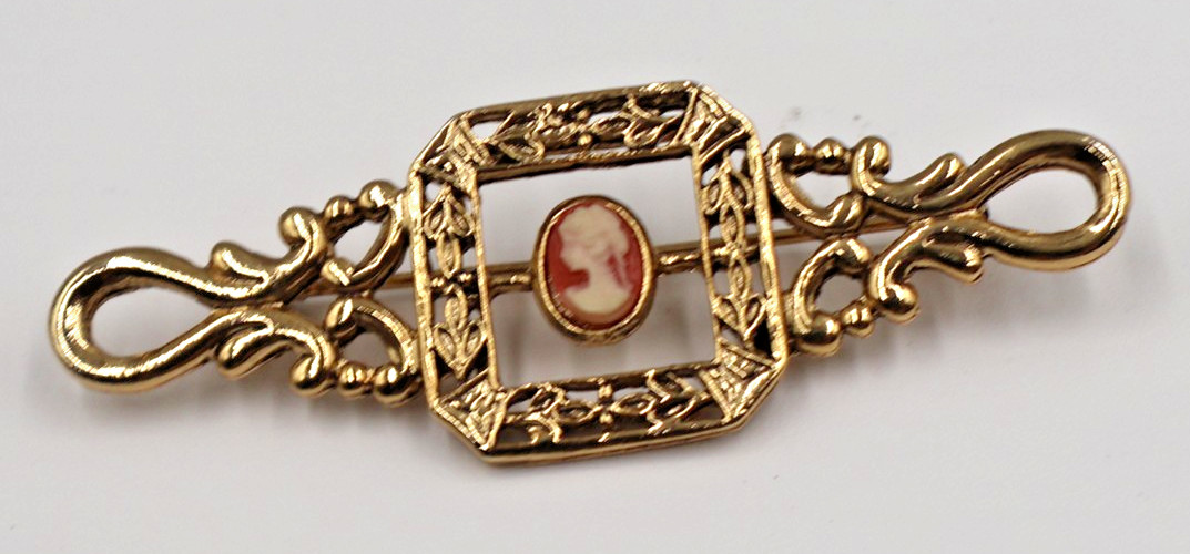 Vintage Tacoa Goldtone Brooch Featuring Fligree Bar with Center Pink Cameo
