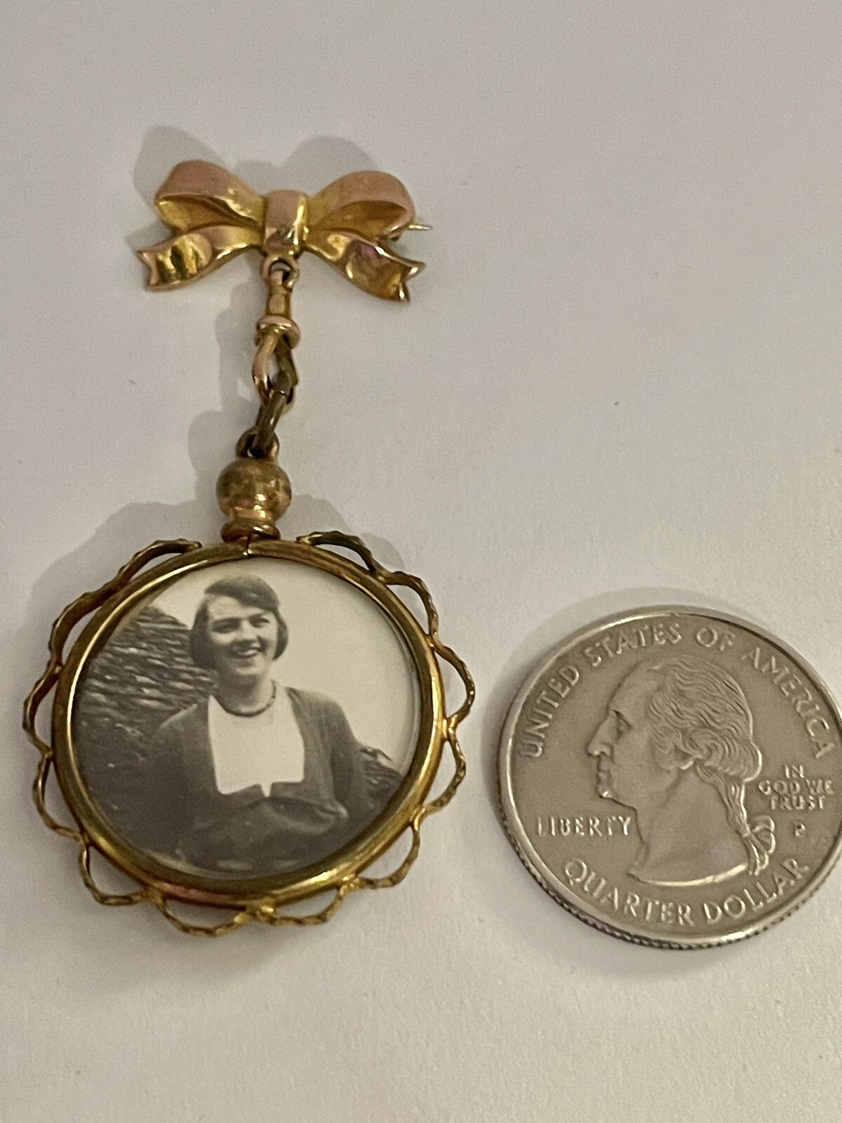 Antique A.J.C 9 Carat Gold Art Nouveau Double Portrait Photos Bow Pendant Brooch