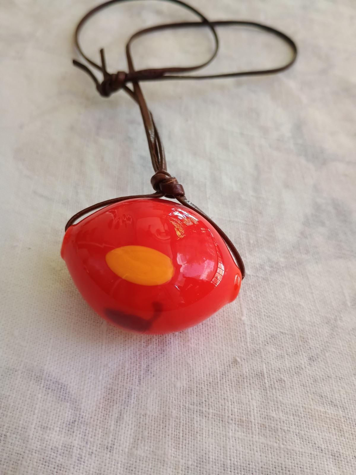 Leather Cord Pendant Necklace Sculptural Art Glass Red Orange 27″ Shell Vintage