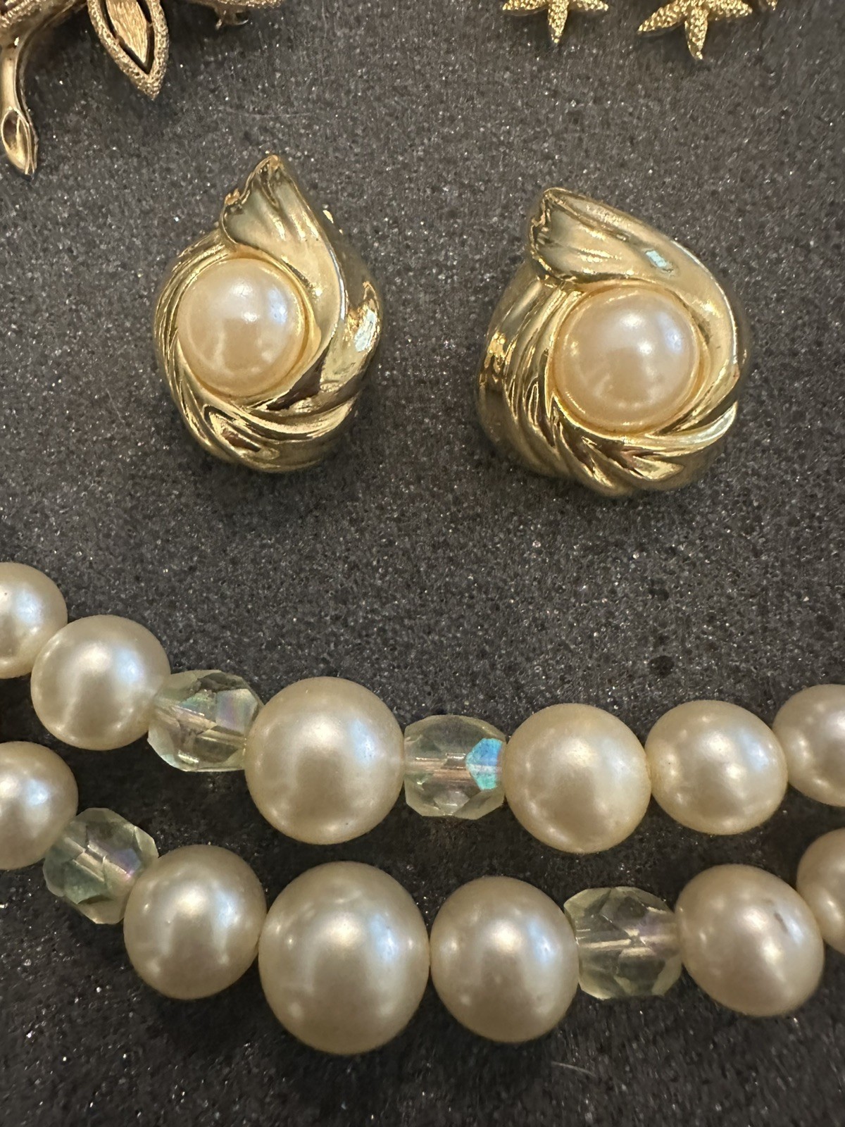 Vintage Estate Costume Jewelry Lot! Brooches and more!