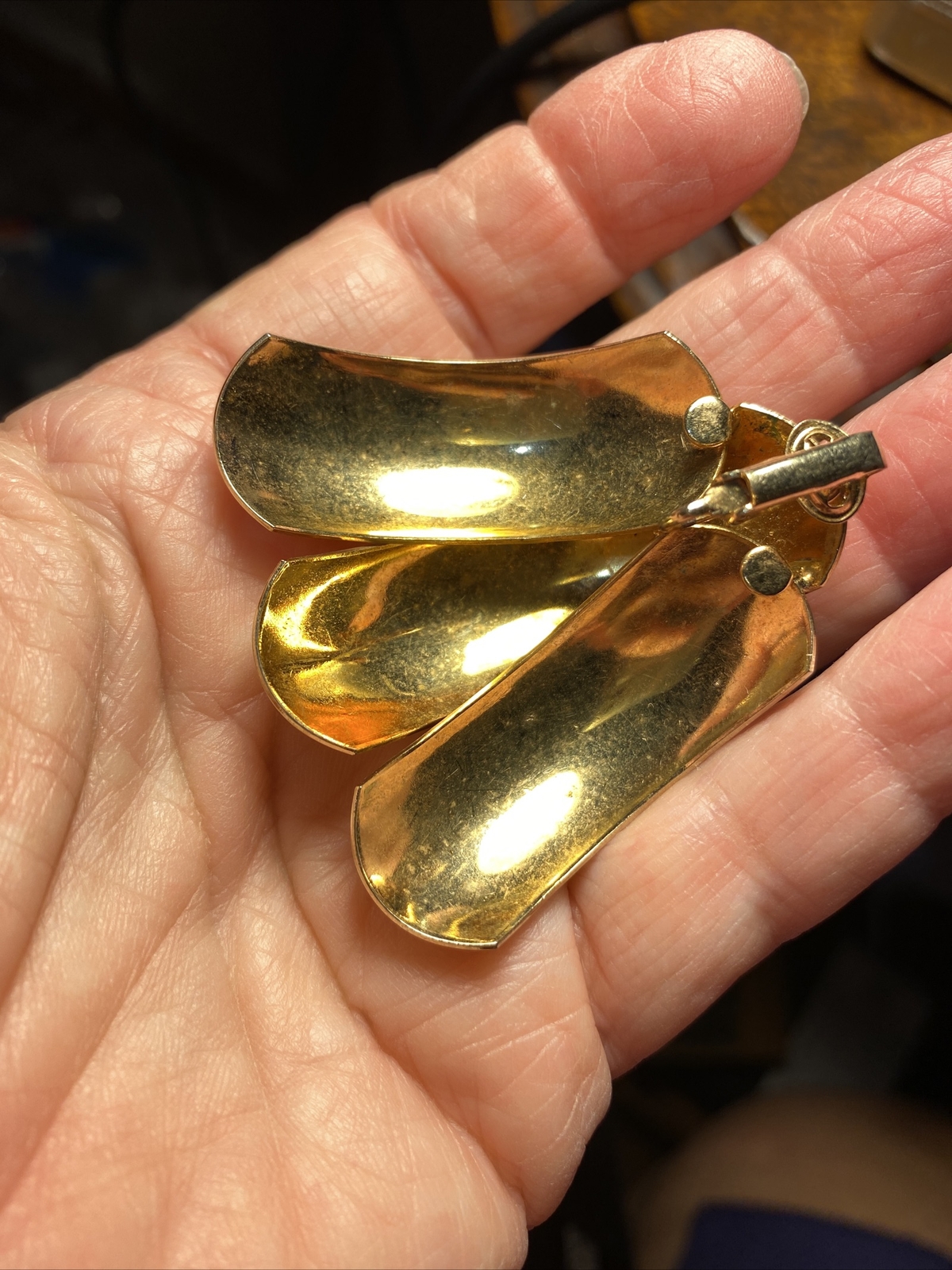 VINTAGE PUFFY YELLOW GOLD TONE PLATED METAL HAUTE COUTURE RUNWAY CLIP EARRINGS