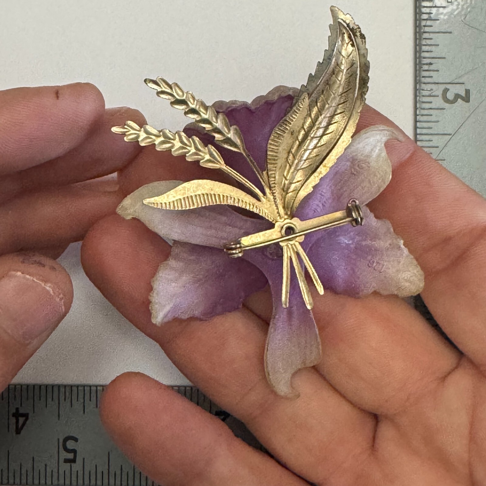 Vintage Beautiful Vintage Iris or Orchid Flower brooch Pin Purple & Gold-tone