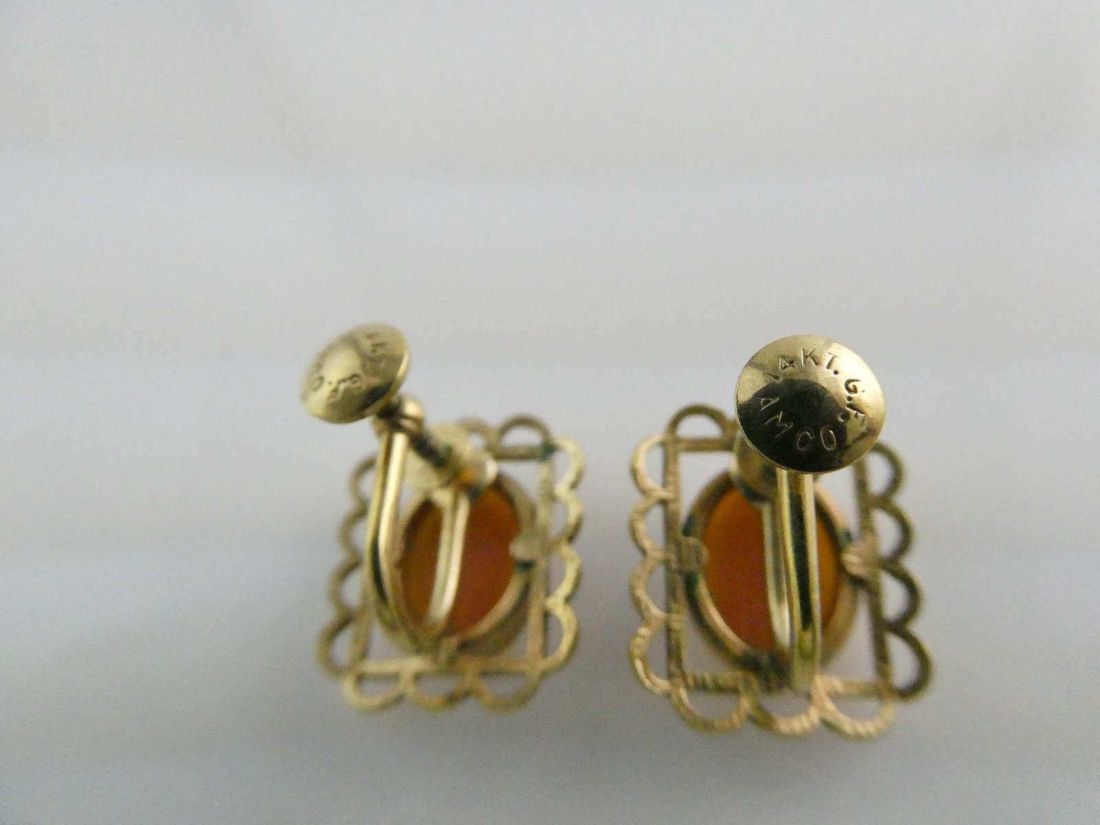 Vintage AmCo 14k Gold Fill Metal and Shell Cameo Screwback Earrings Man Woman
