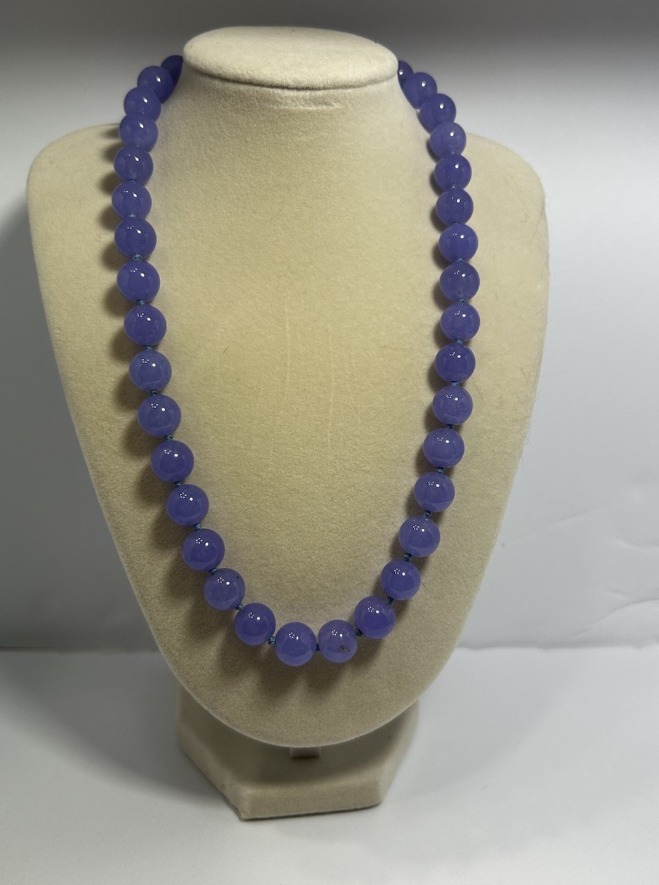 Vintage Purple Beaded 16.5in Necklace Costume Jewelry