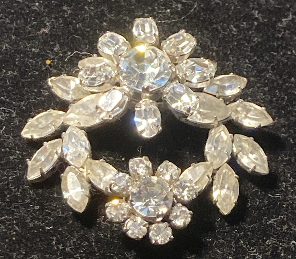 Rare c1950s Austria Crystal Clear Rhinestones Flower Burst 1.53″ Brooch Pin Old