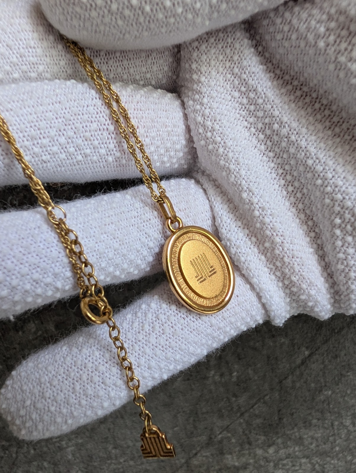 Vintage Lanvin Oval Logo Pendant Necklace Gold Plated 15-17″
