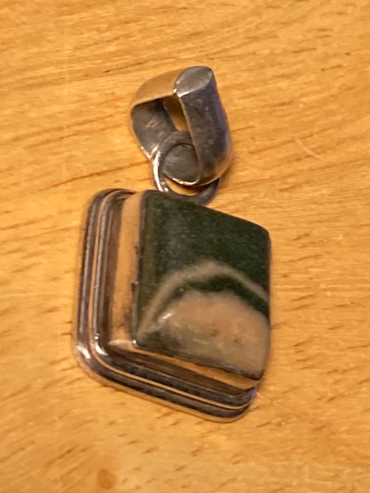 Beautiful Vintage Natural Gemstone Pendant (Mexican Agate maybe? Not sure )