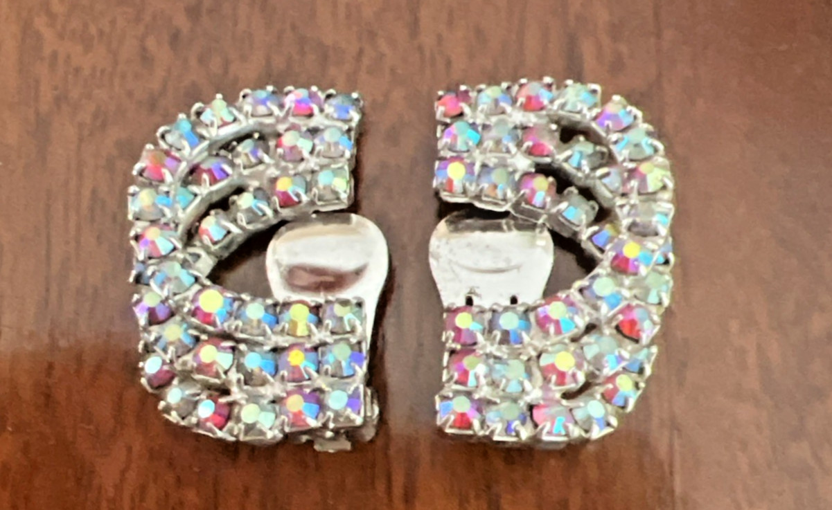 VINTAGE BLUE and PINK AURORA BOREALIS SWIRL BROOCH and EARRING SET