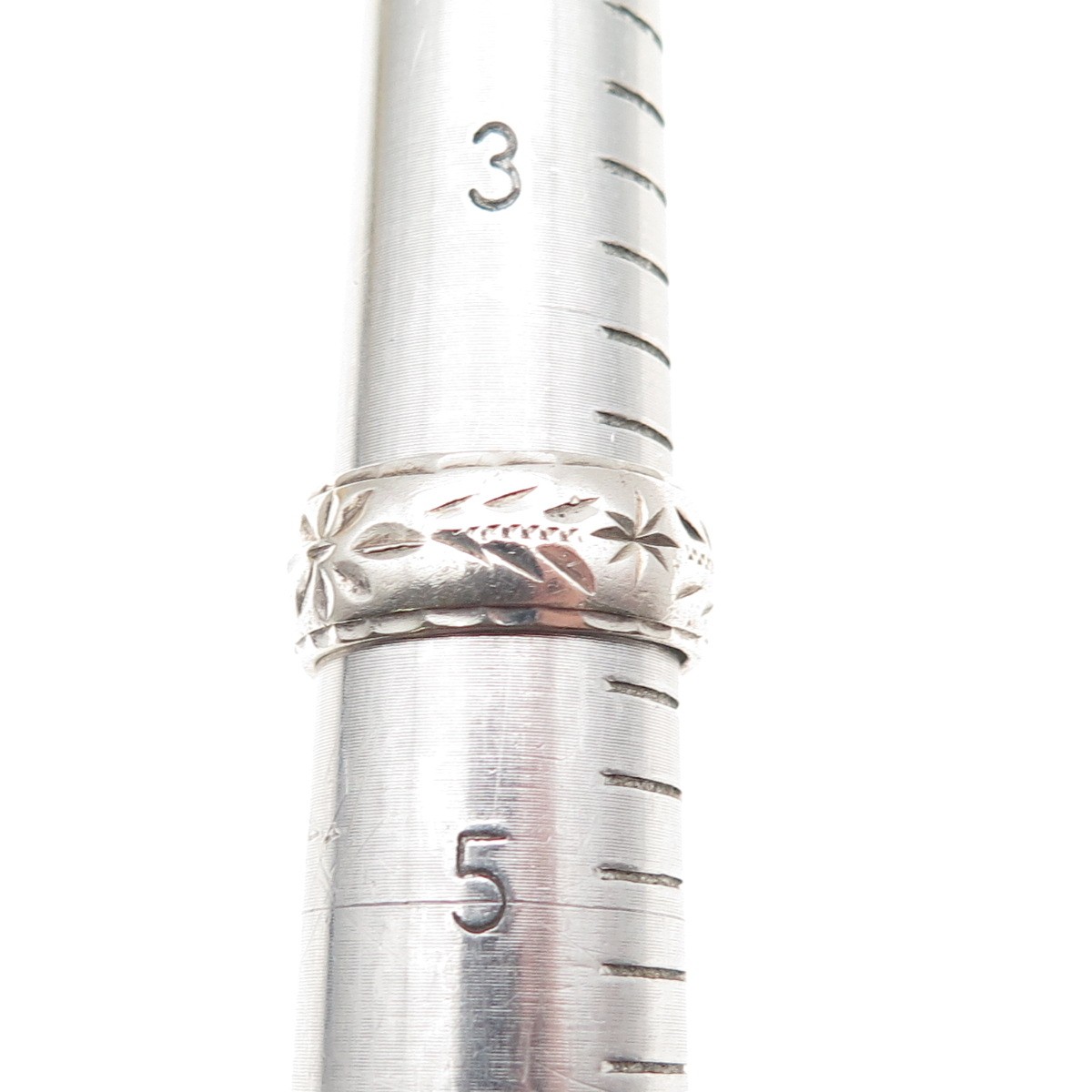 925 Sterling Silver Vintage Oxidized Floral Band Ring Size 4.25