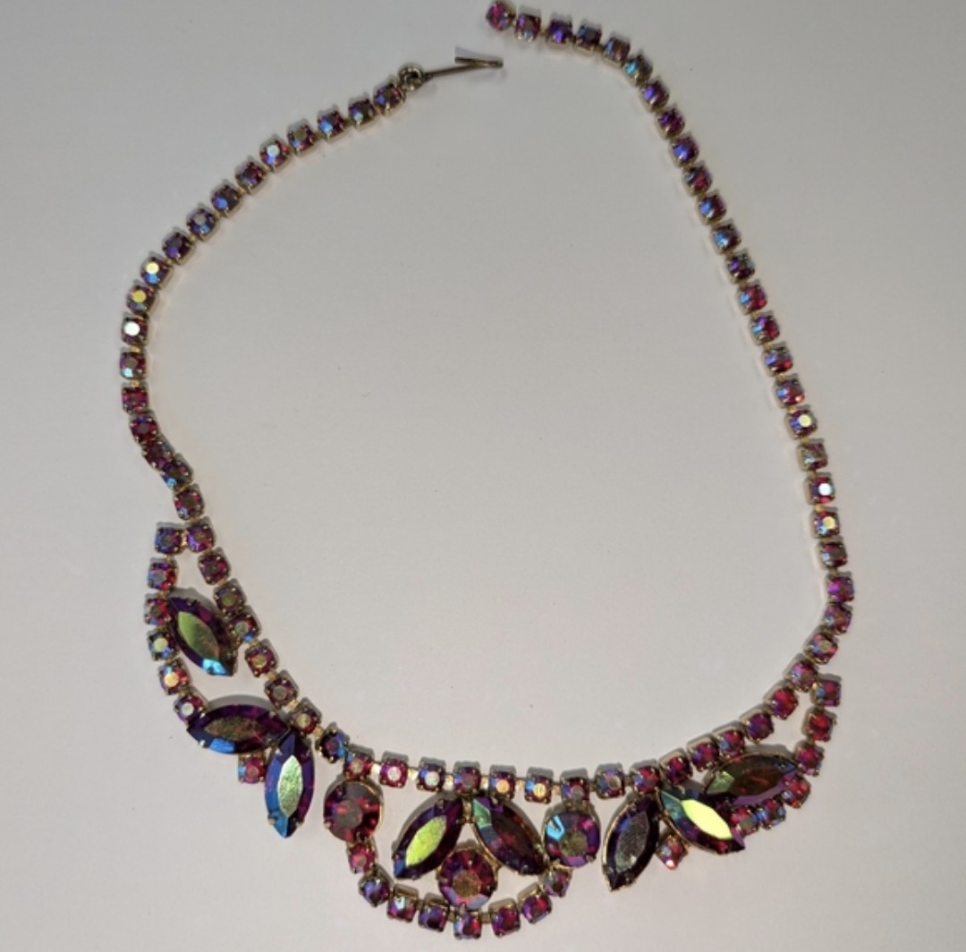 Red Aurora Borealis AB Crystal Collar Necklace Vintage Old Hollywood Glitzy