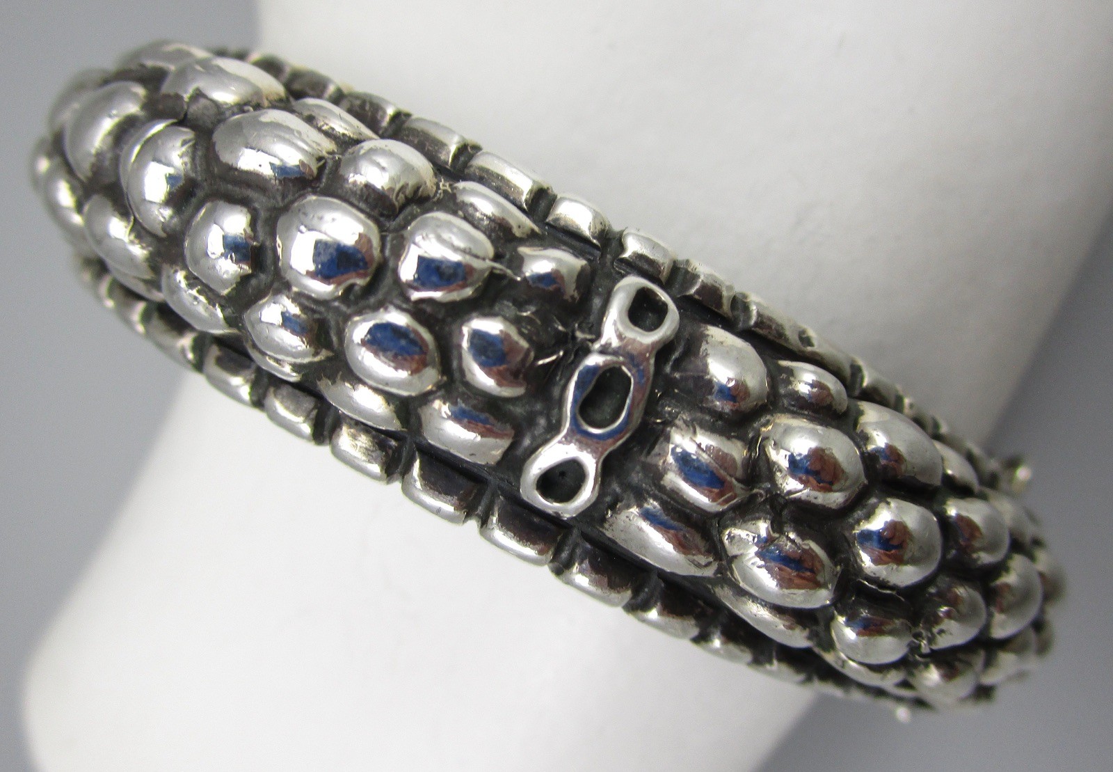 UNUSUAL DIAN MALOUF STERLING SILVER HINGED BANGLE BRACELET 67 GRAMS