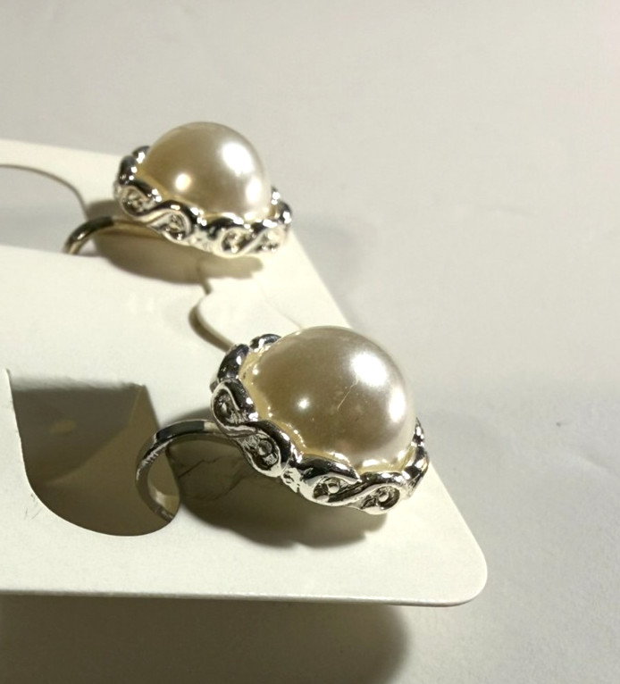 Vintage Silver Tone Clip On Earrings Faux Pearl Embellished Setting 1cm