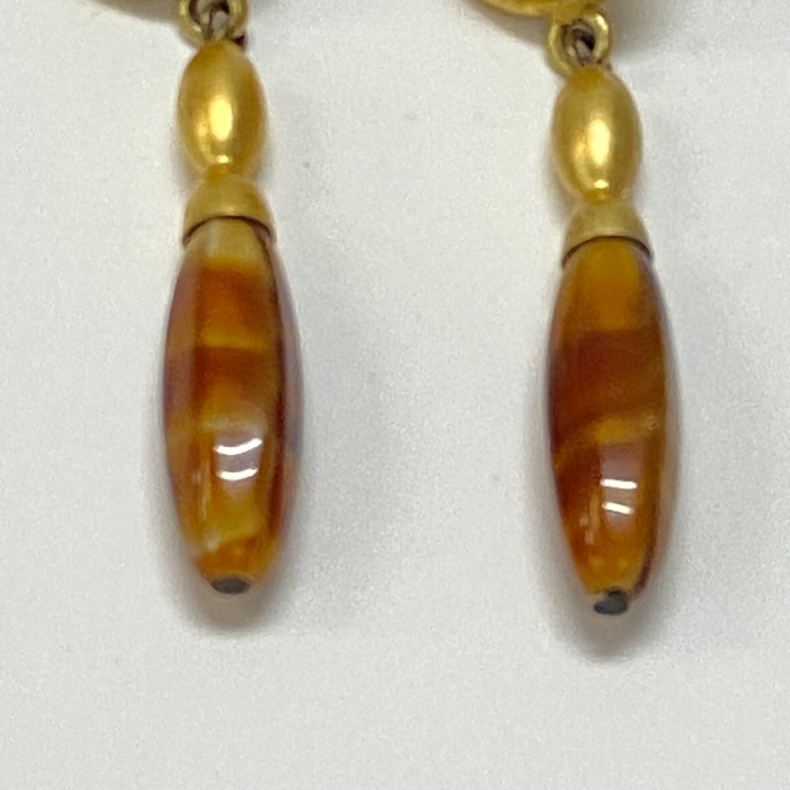 Vtg Gold Tone Orange Honey Amber Torpedo Teardrop Pendulum Dangle Drop Earrings