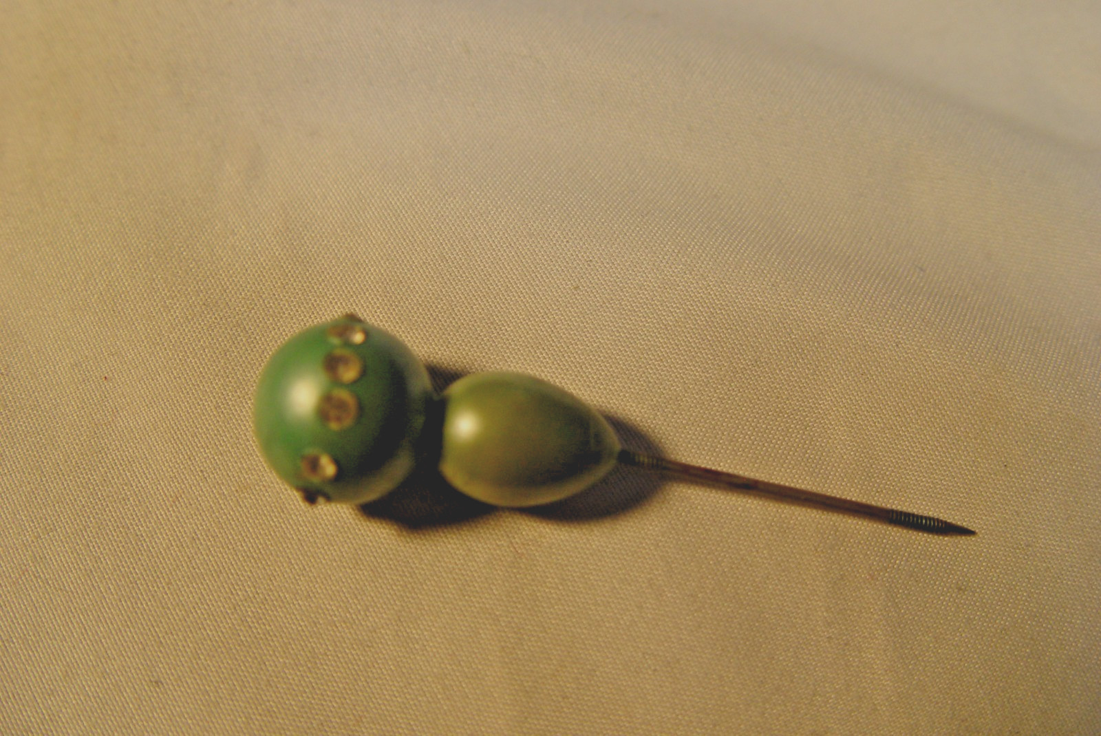 Vintage Art Deco Stick Pin Pale Green Orb Rhinestone Teardrop Lapel Pin 2.25″