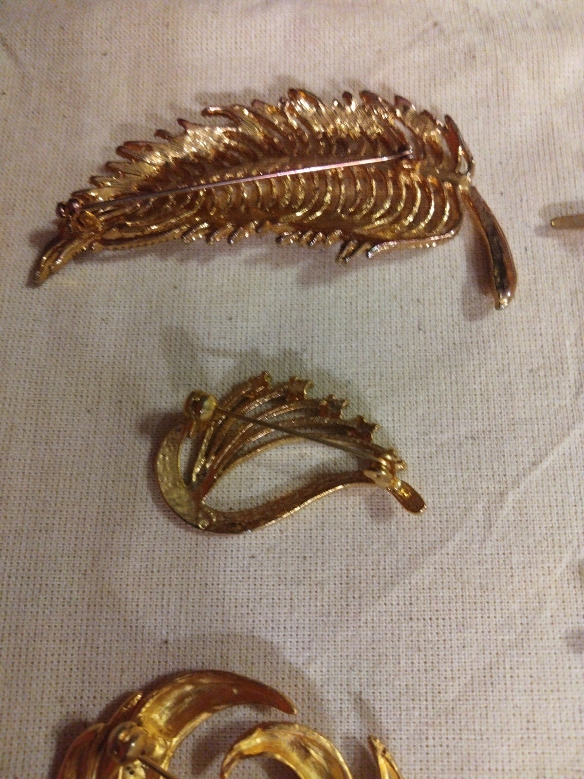 Lot of 8 Different Gold Tone Vintage To Now Brooches! ALL WEARABLE!