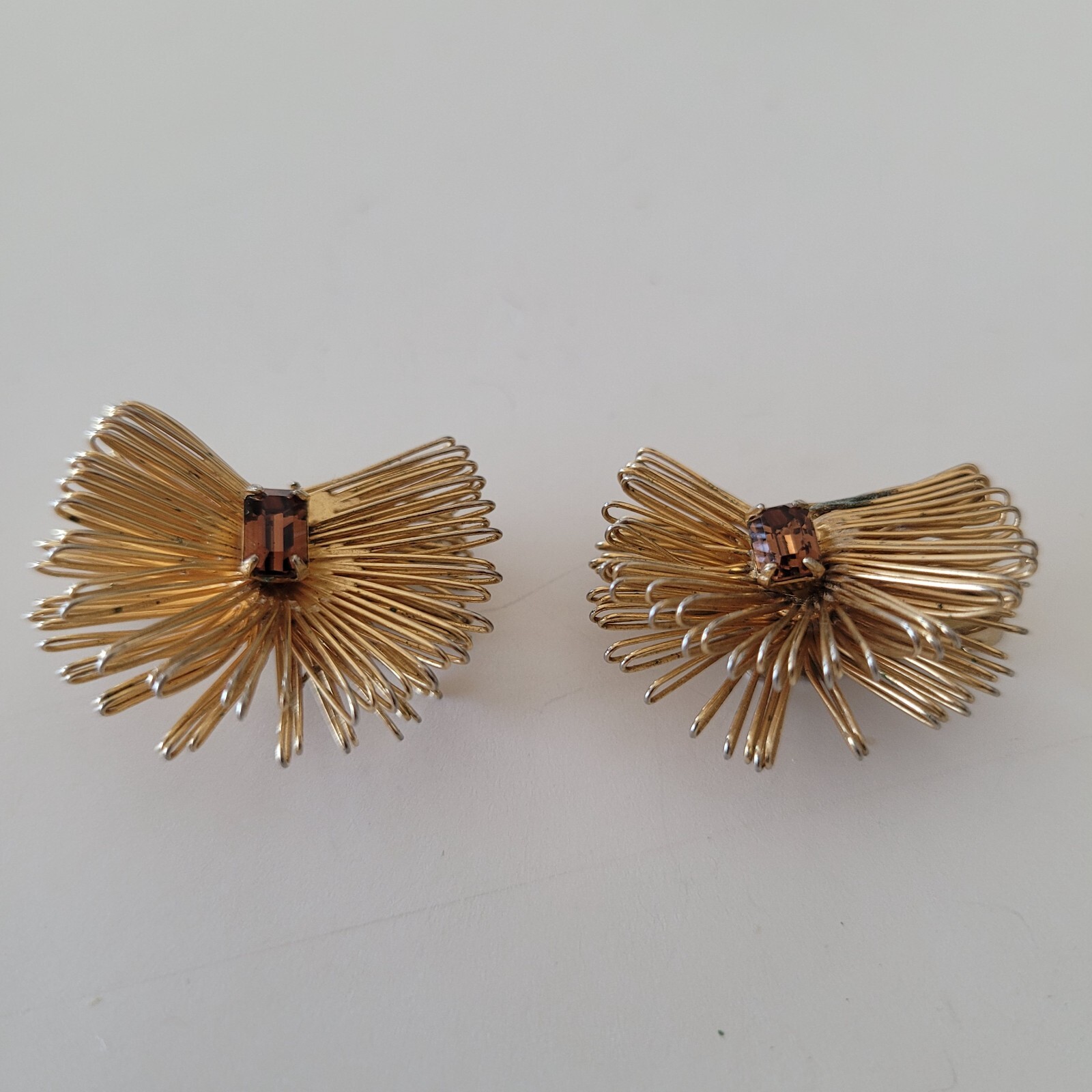 Vintage Fashion Vogue Gold-Tone Art Deco Wire Stone Clip-On Earrings