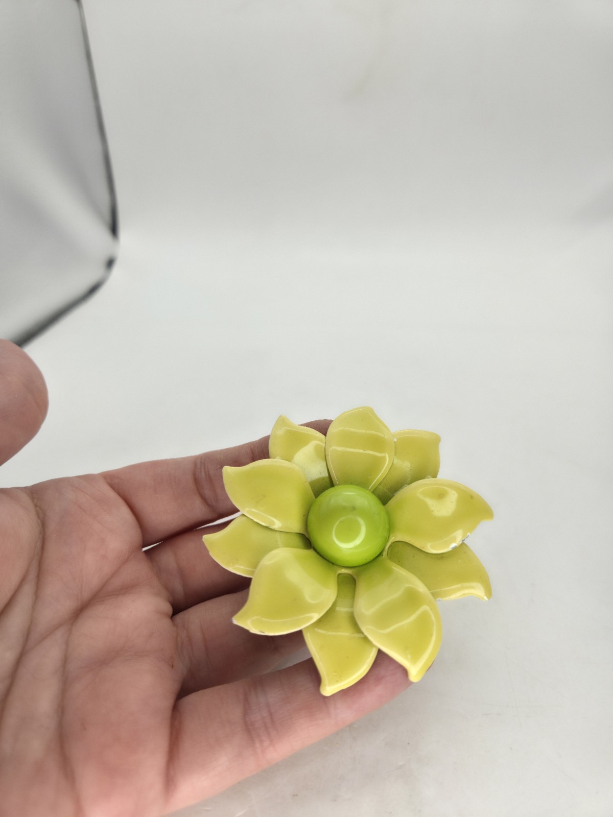 Lime Green Enamel Flower Brooch Mod Pin 2.5″ 60s Style Floral Airbrushed Vtg