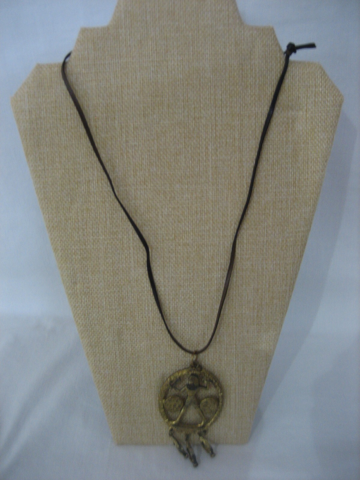 VINTAGE GOLD TONE LARGE PENDANT WITH LEATHER CORD NECKLACE