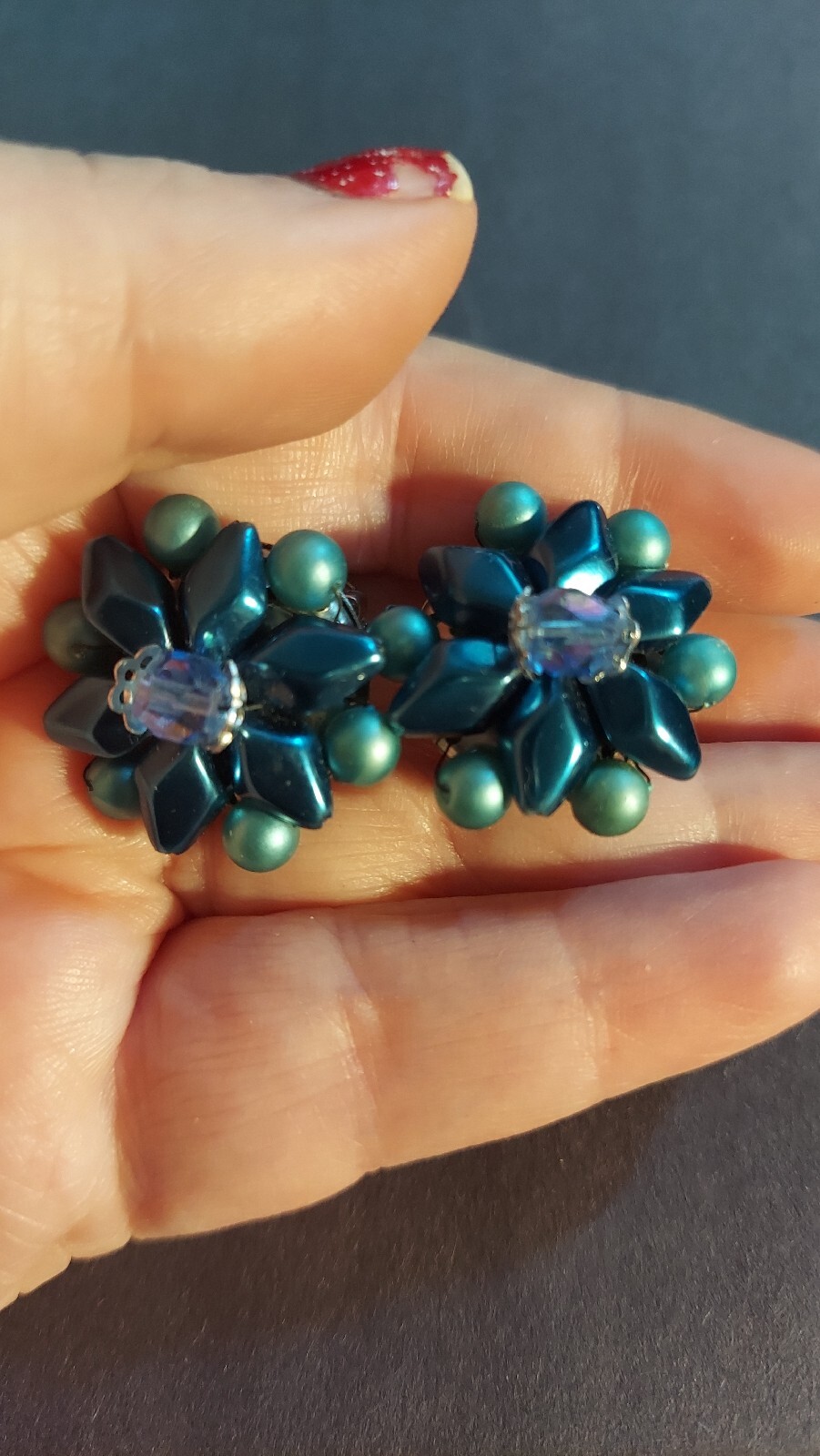 BEAUTIFUL SET VTG JAPAN BLUE/AQUA BEADED NECKLACE & CLIP EARRINGS 1952-?