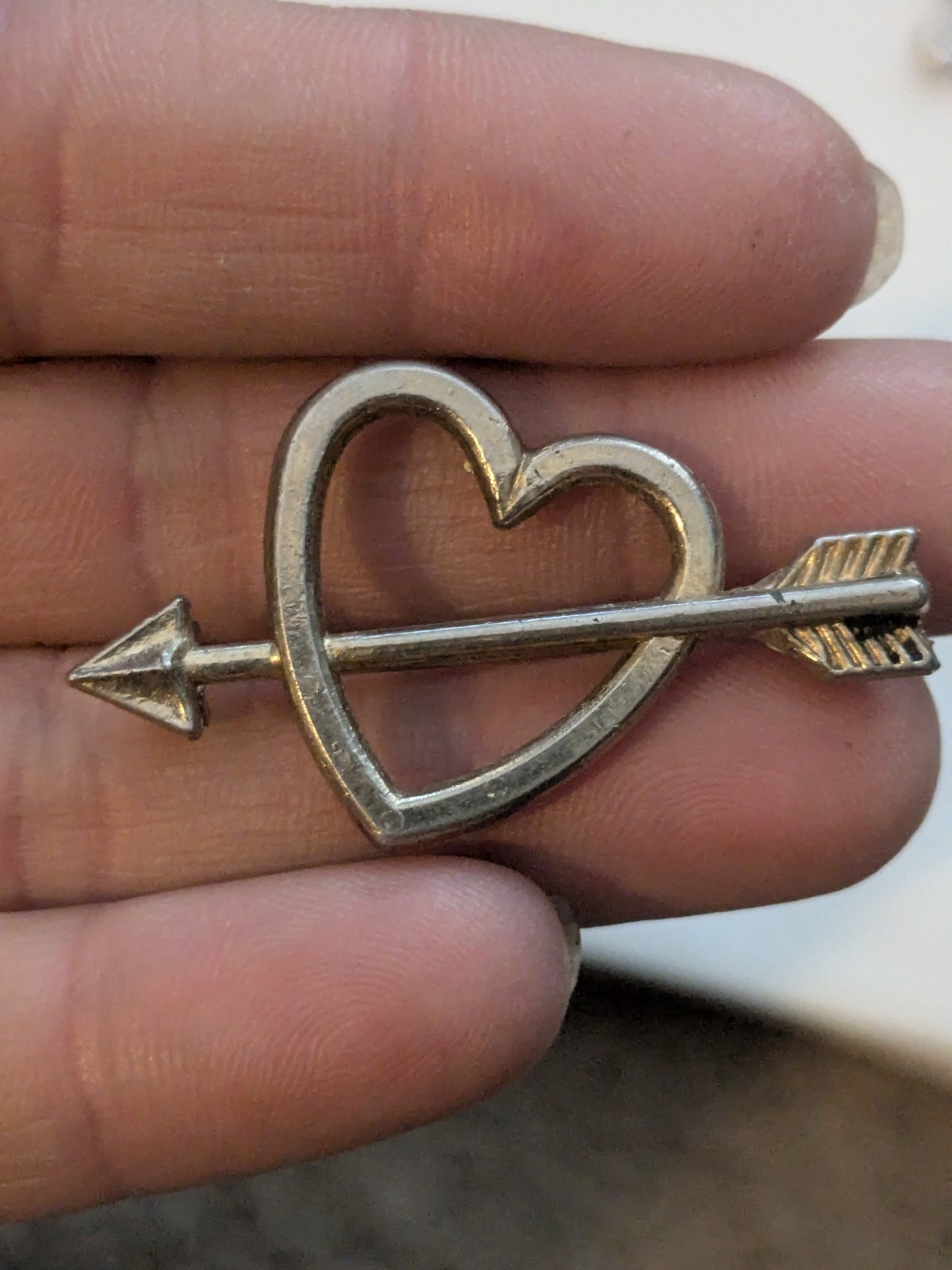 20+ vintage pins, hearts, butterfly,flowers & more