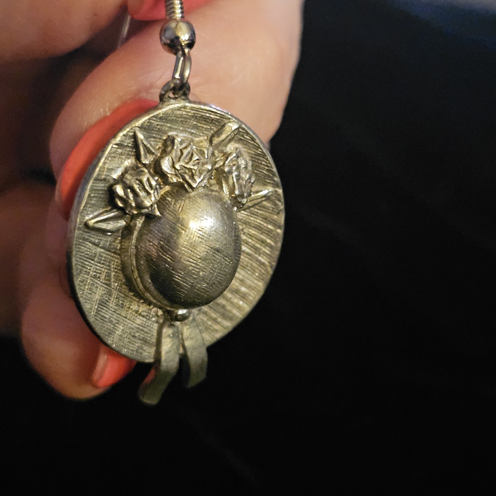Vintage 1980 CLIFT STRAW HAT w/ FLOWERS PEWTER DANGLE PIERCED EARRINGS Beautiful